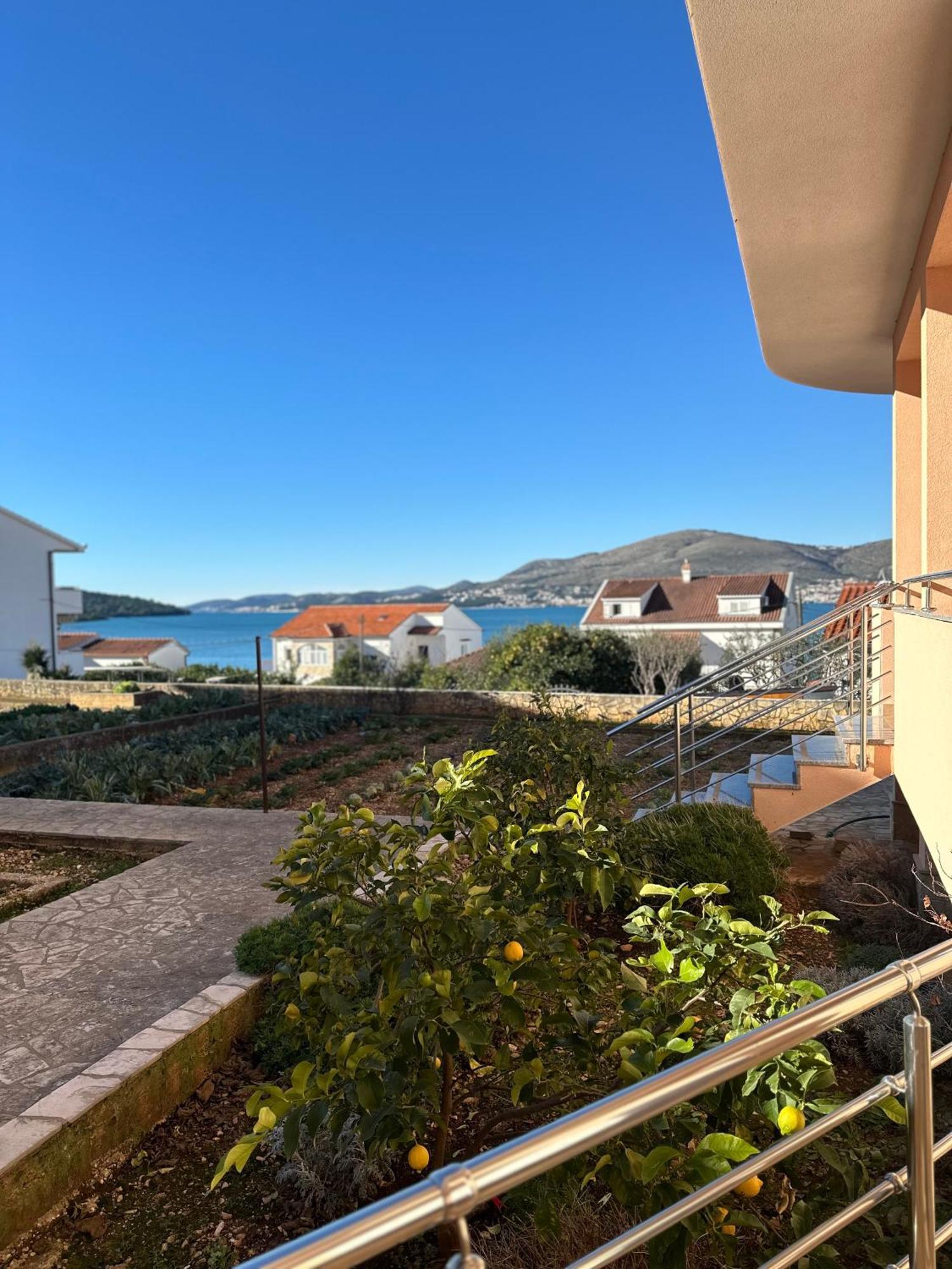Apartments Zlatka Trogir Exterior photo